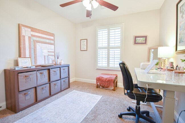 Building Photo - Pet Friendly Three Bedroom with Bonus!