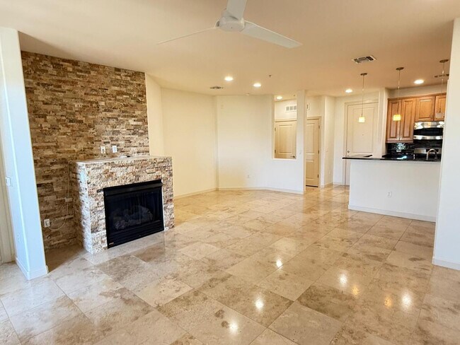 Building Photo - 7291 N Scottsdale Rd