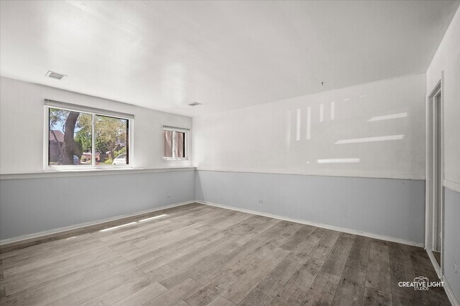 Building Photo - 772 Circle Dr