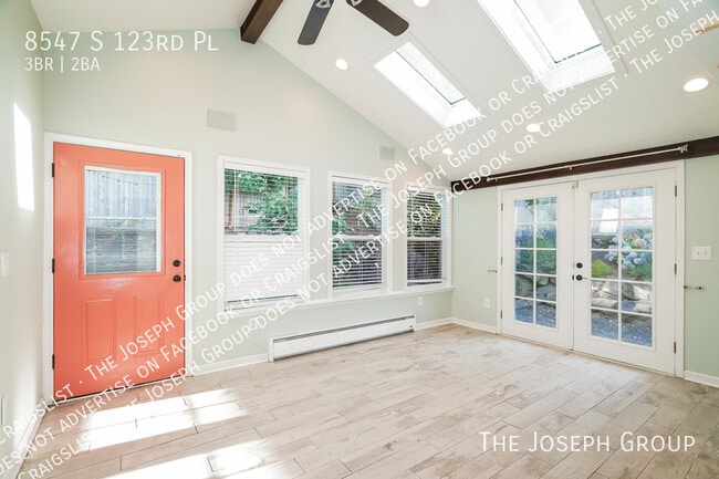 Building Photo - 8547 S 123rd Pl
