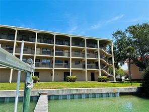 Building Photo - 12500 Capri Cir N