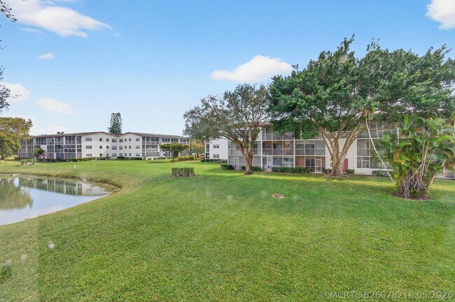 Building Photo - 360 Fanshaw I
