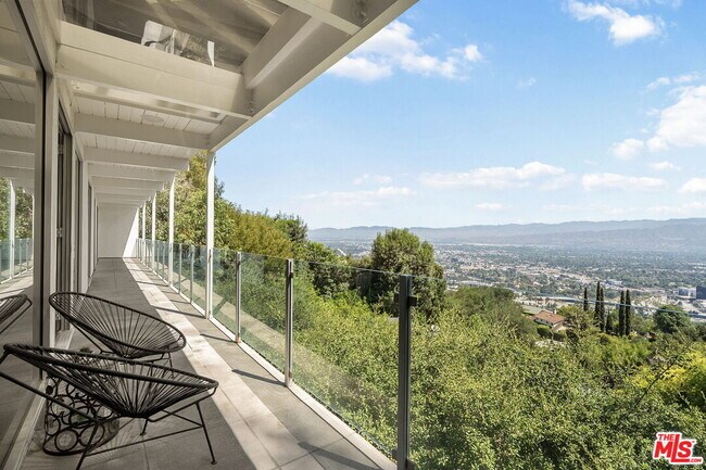 Building Photo - 7819 Torreyson Dr