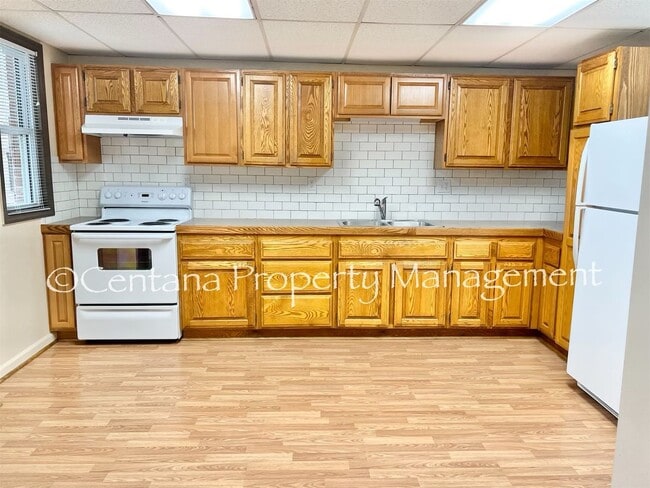 Building Photo - 3 bedroom apartment near Campus, Park St (...