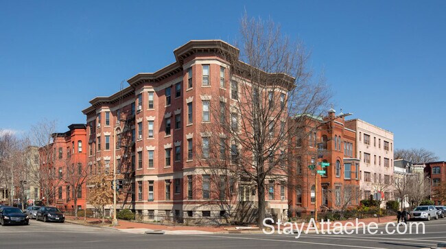 Building Photo - 400 Seward Sq SE