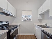 Building Photo - RENOVATED 2BD/1BA MILLWOOD APARTMENT | A/C | COVERED PARKING | PET FRIENDLY | AVAIL NOW