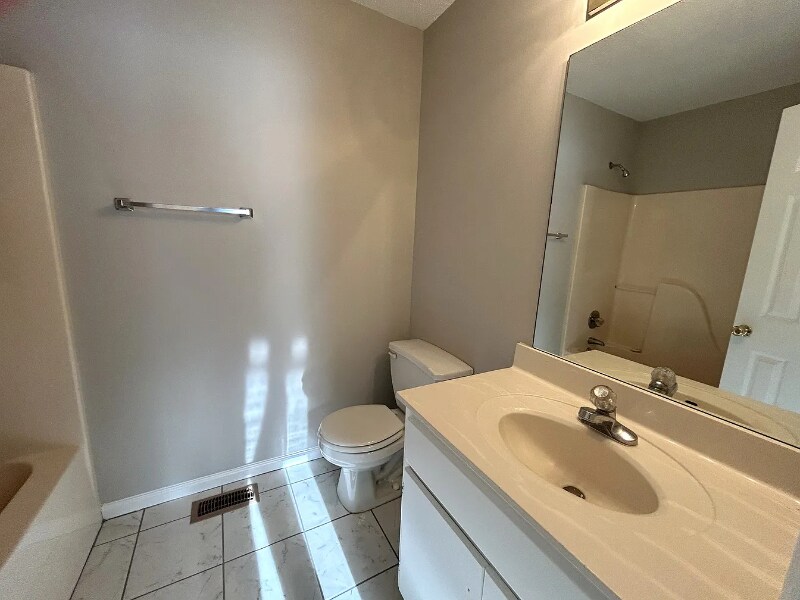 Building Photo - 127 Barrington Dr