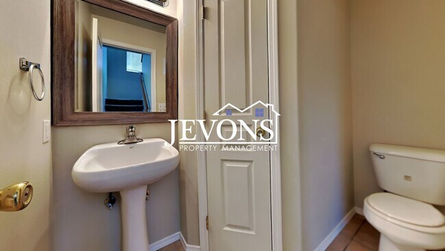 Building Photo - Enjoy this beautiful West Valley home with...