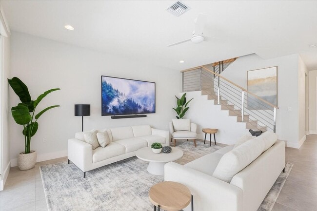 Building Photo - 15377 Green River Ct