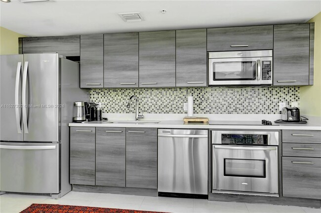 Kitchen Stainless Steel - 421 Meridian Ave