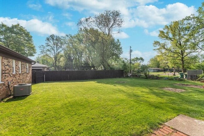 Building Photo - Beautifully updated home located in the he...