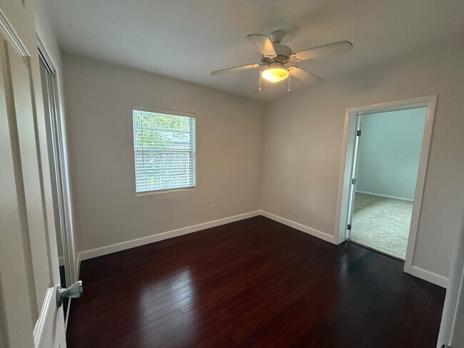 Building Photo - 2522 Chantilly Ave