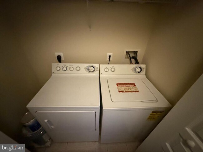 Building Photo - 12000 Market St