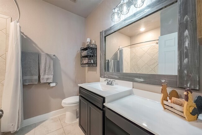 Building Photo - 1726 Summerlyn Ter Dr