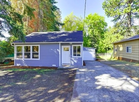 Building Photo - 8985 SW Center St