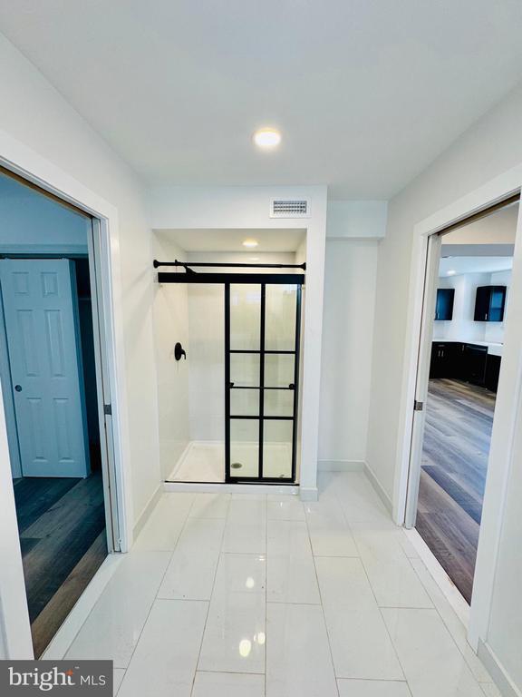 Building Photo - 552 Merchant St