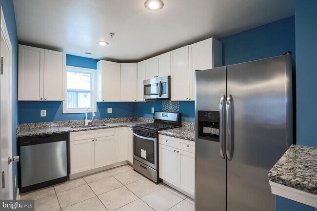 Building Photo - 4905 Ridge Ave