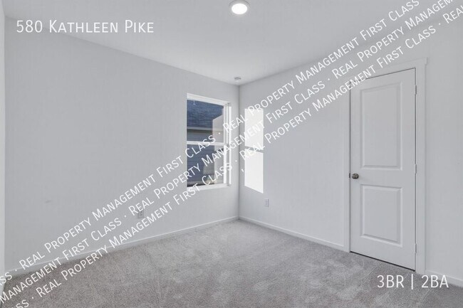 Building Photo - 580 Kathleen Pike