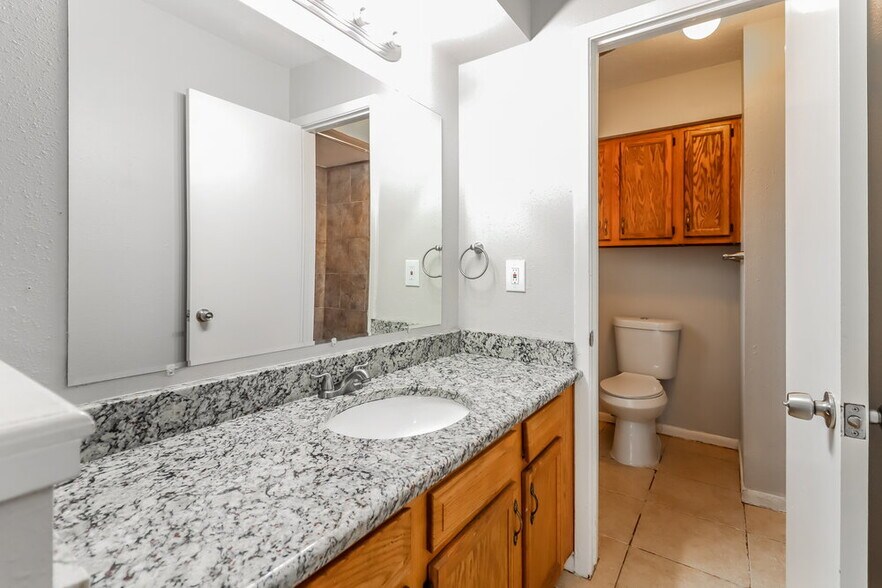 Building Photo - 11330 White Gate Ln