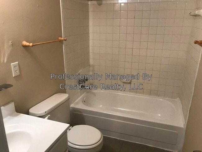 Building Photo - 4651 Royal Ridge Dr