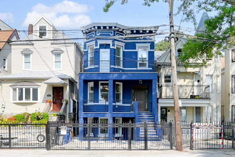 Building Photo - 3127 Sedgwick Ave