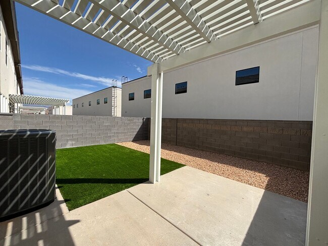 Building Photo - 1073 S 4380 W
