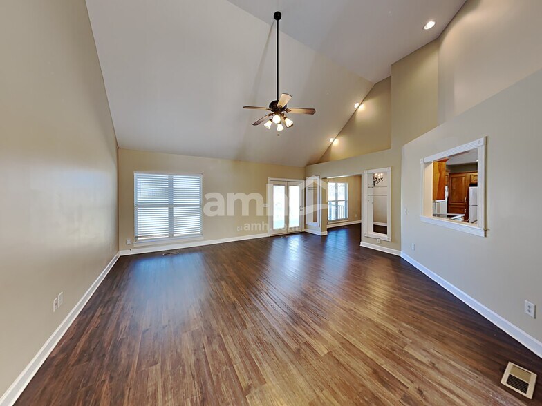 Building Photo - 305 Karlee Dr