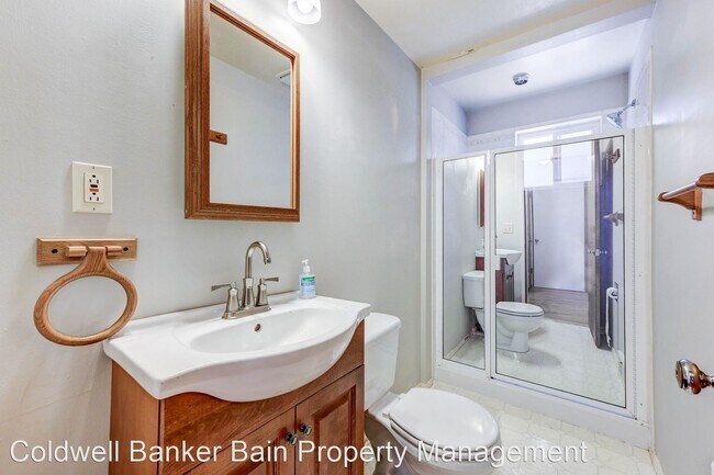 Building Photo - 4 br, 2 bath House - 515 N. 198th Street