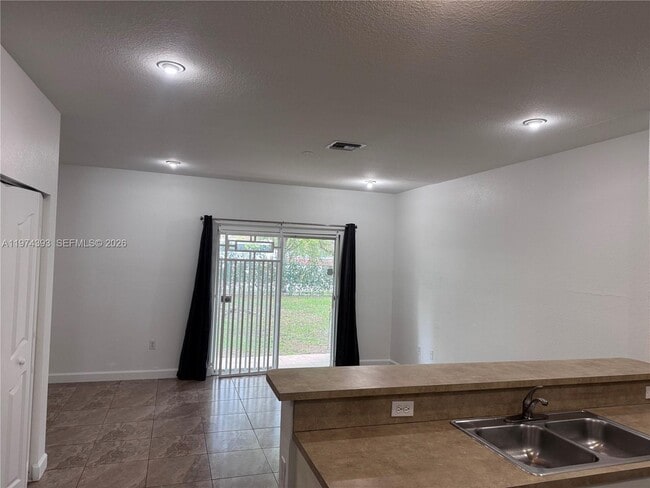 Building Photo - 8500 SW 150th Ave