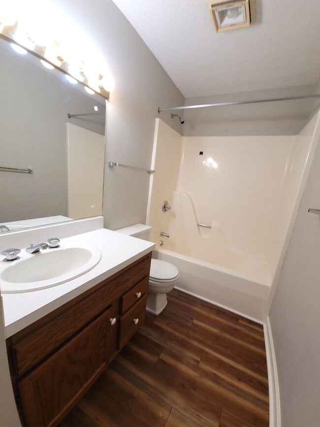 Building Photo - 3102 Cashwell Dr