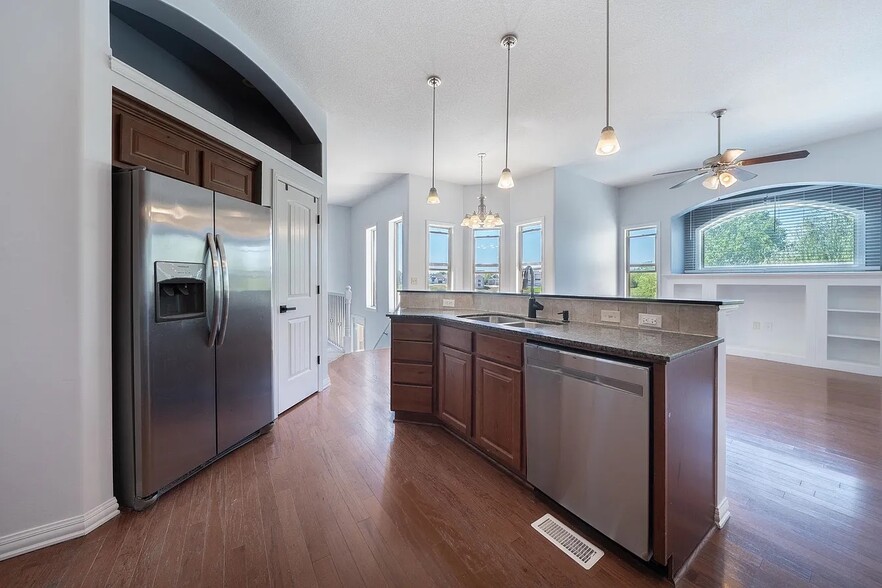 Building Photo - 14011 E Watson St