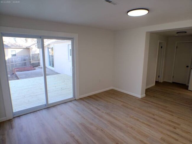 Building Photo - Lovely 3 bedrooms and 2 full baths ranch home located off Antioch Rd on W 81st St in Overland Park