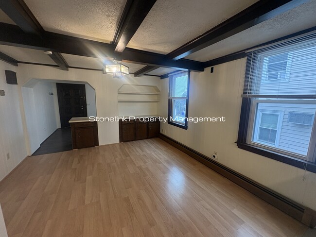 Building Photo - 124 Leo Ave