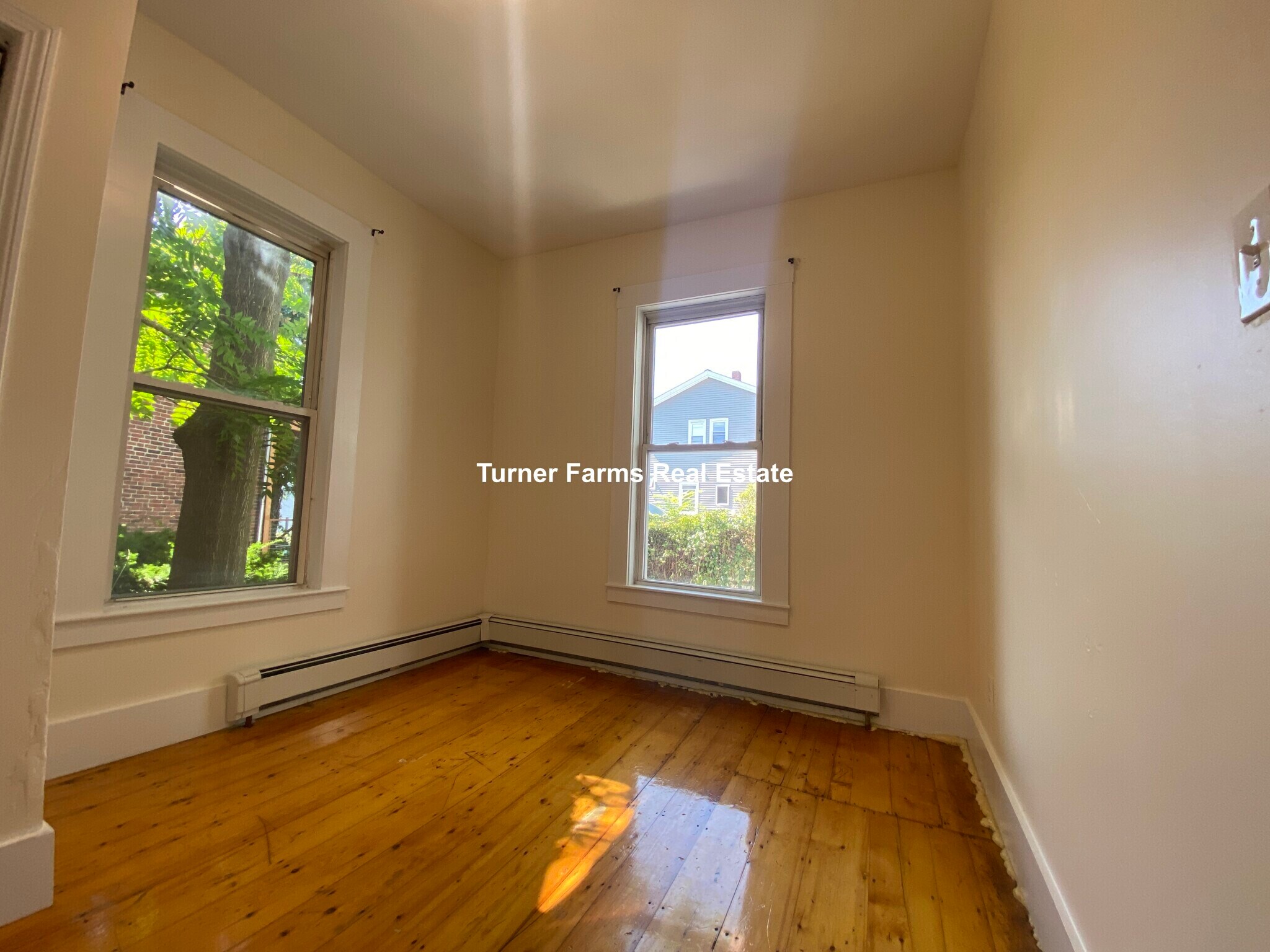 Building Photo - 42 Florence St