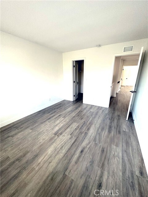 Building Photo - 8891 Baywood Dr