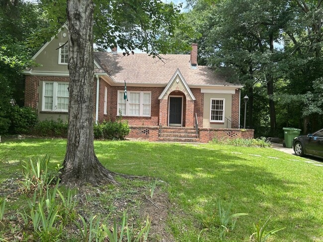 Primary Photo - 1721 St Elmo Dr