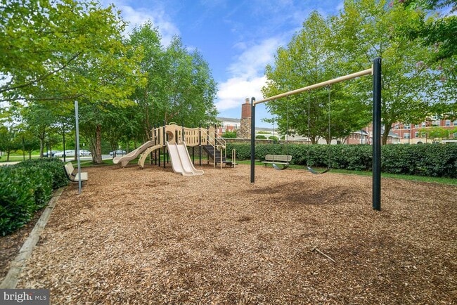 Building Photo - 22664 Amberjack Square