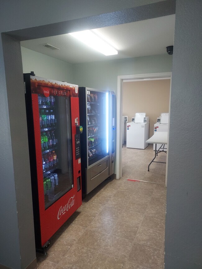 On-site vending machines and laundry faclities - 158 Colorado St