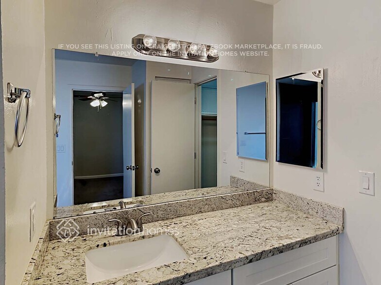 Building Photo - 4206 E Tanglewood Dr