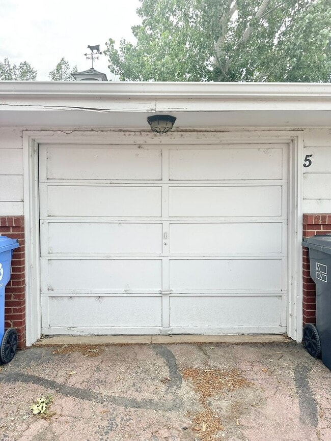 Building Photo - 2517 N Garfield Ave