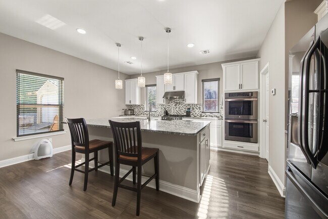 Building Photo - 213 E Peck Blvd