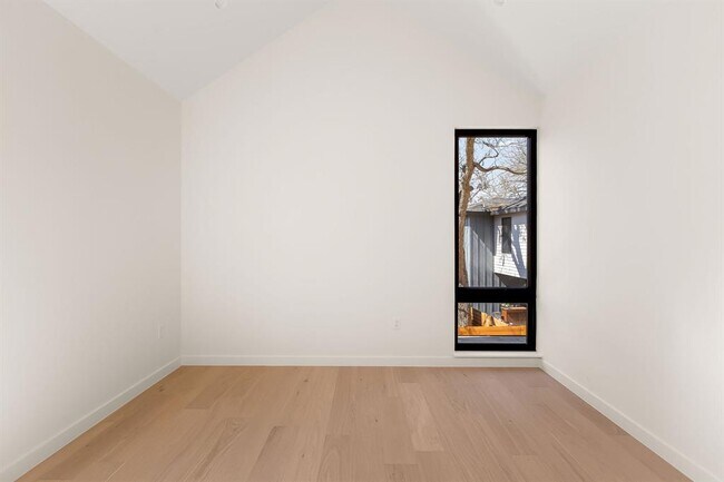 Building Photo - 3412 Gonzales St