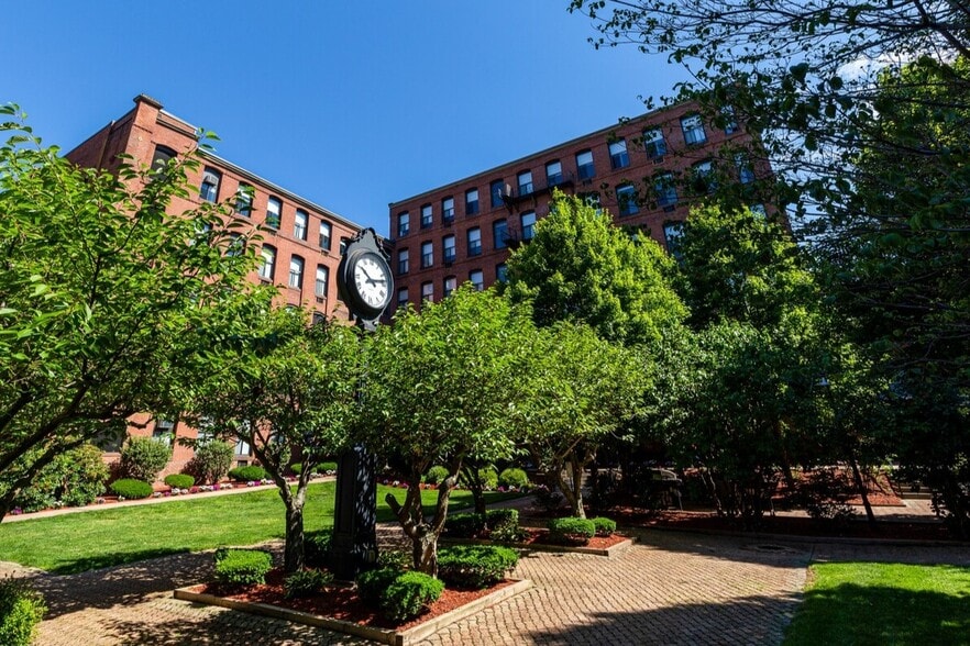 Building Photo - Stockbridge Court