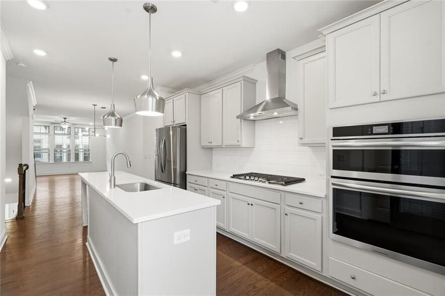 Building Photo - 2438 Figaro Dr