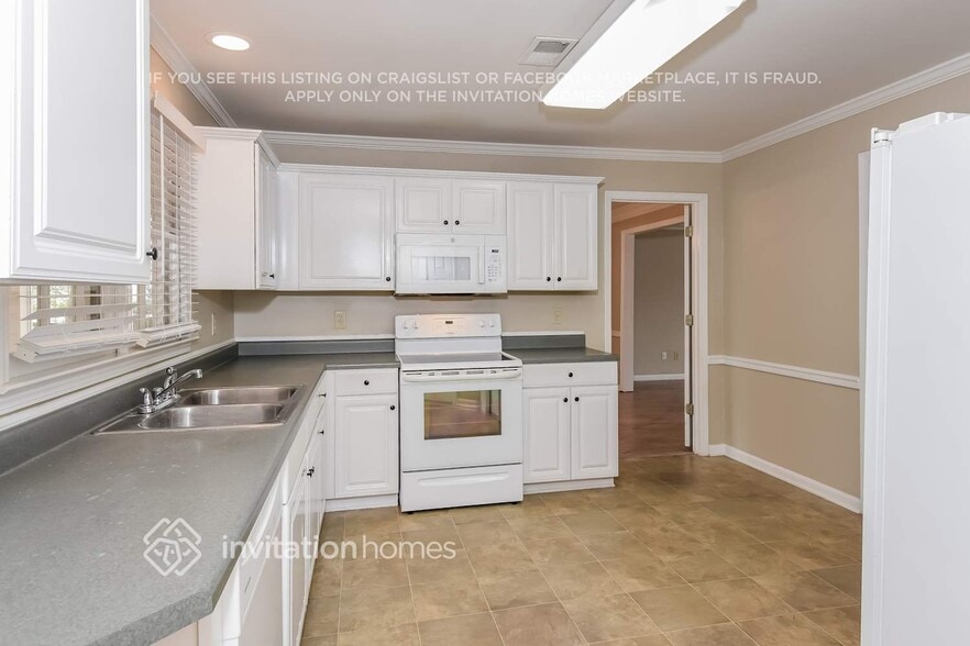 Building Photo - 613 Dahlia Way