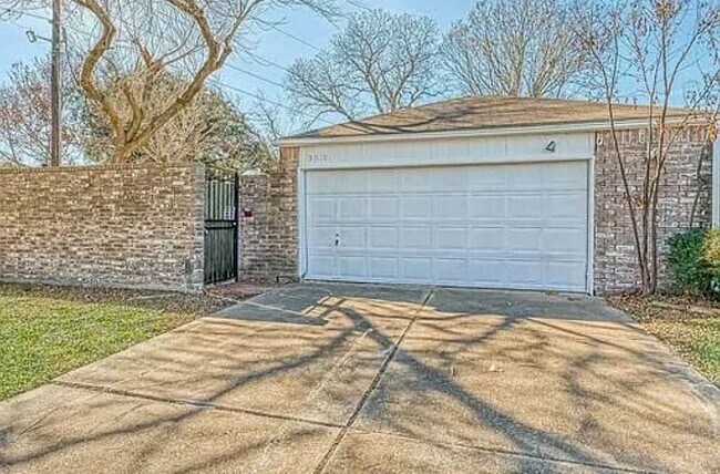 Building Photo - 3610 Vineyard Dr