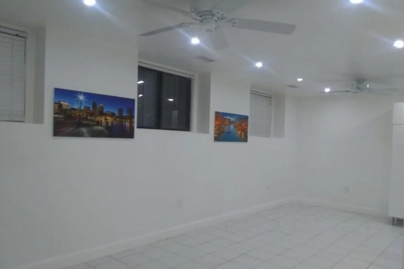 Building Photo - 10 Weston Ave