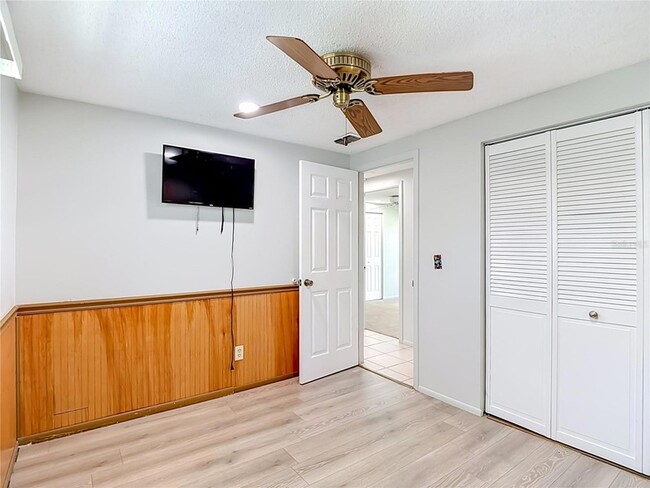 Building Photo - 7916 Woodgrove Cir