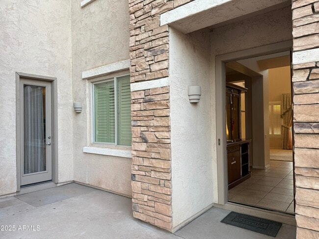 Building Photo - 642 E Torrey Pines Pl