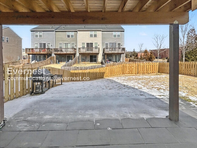 Building Photo - 1325 Claytor Ln